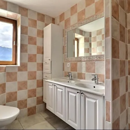De Baloise Piscine Chauffee Et Jacuzzi Prive